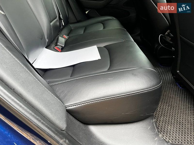 Седан Tesla Model 3 2019 в Киеве