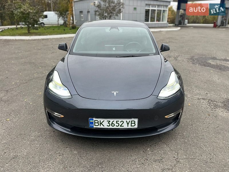 Седан Tesla Model 3 2023 в Ровно фото Седан Tesla Model 3 2023 в Ровно