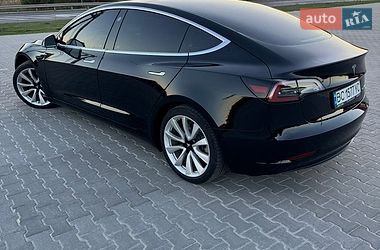 Седан Tesla Model 3 2018 в Львове