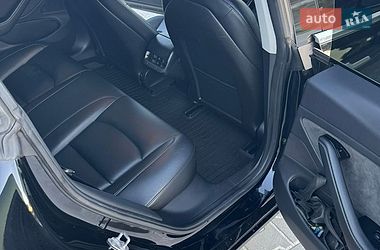 Седан Tesla Model 3 2018 в Львове