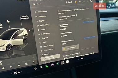 Седан Tesla Model 3 2022 в Львове
