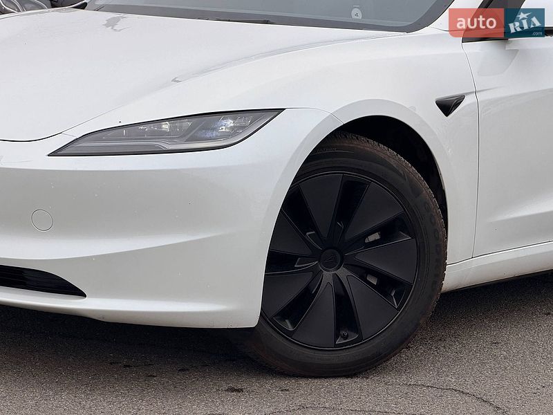 Седан Tesla Model 3 2025 в Кривом Роге