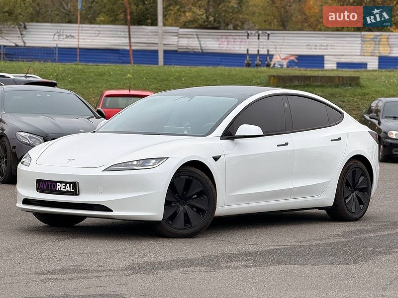 Седан Tesla Model 3 2025 в Кривом Роге