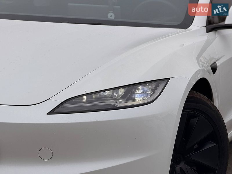 Седан Tesla Model 3 2025 в Кривом Роге