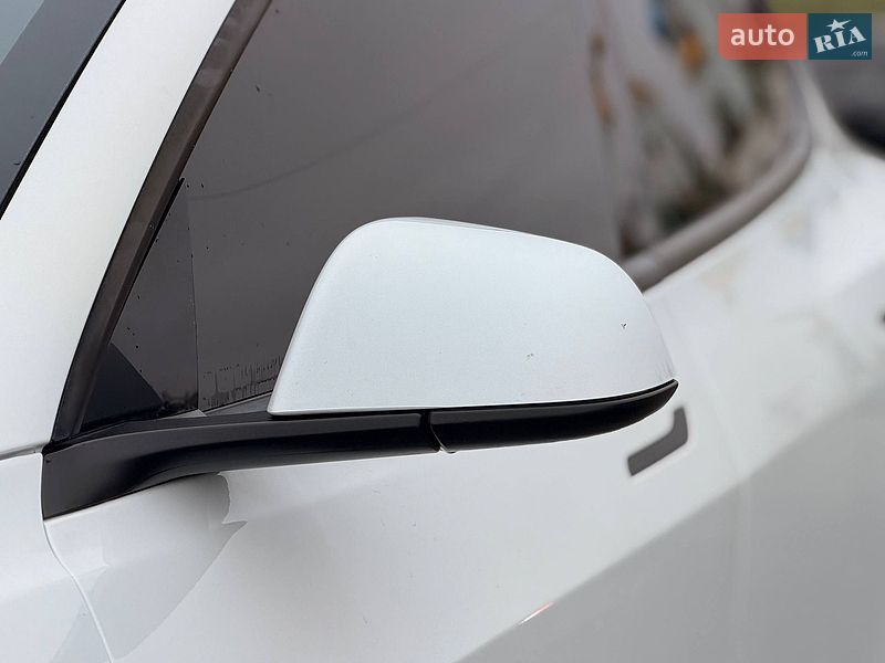 Седан Tesla Model 3 2025 в Кривом Роге