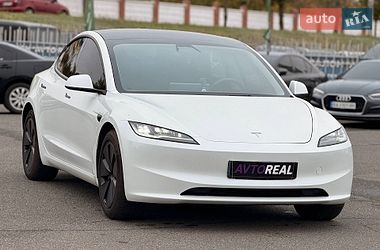 Седан Tesla Model 3 2025 в Кривом Роге