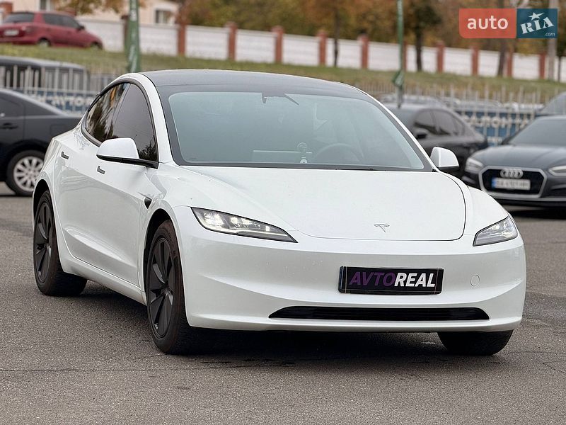 Седан Tesla Model 3 2025 в Кривом Роге