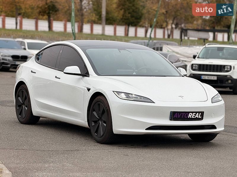 Седан Tesla Model 3 2025 в Кривом Роге