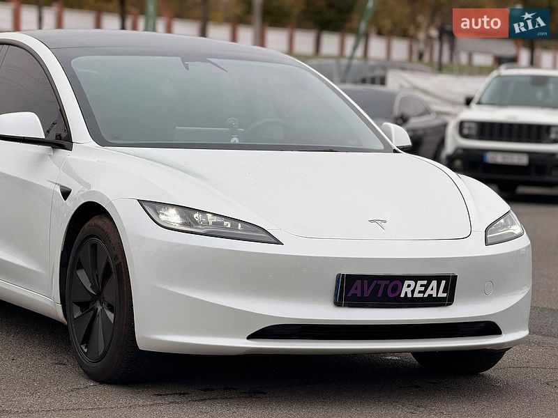 Седан Tesla Model 3 2025 в Кривом Роге