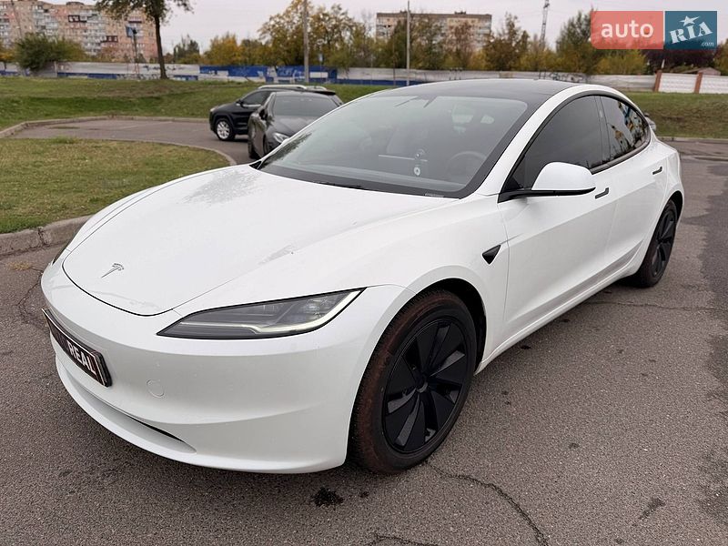 Седан Tesla Model 3 2025 в Кривом Роге