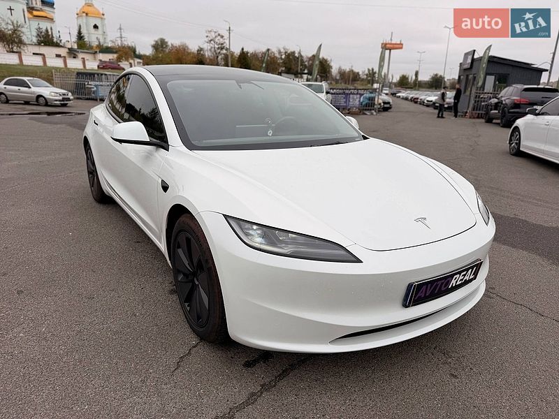 Седан Tesla Model 3 2025 в Кривом Роге