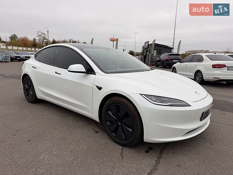 Седан Tesla Model 3 2025 в Кривом Роге