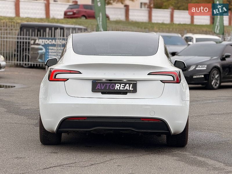 Седан Tesla Model 3 2025 в Кривом Роге