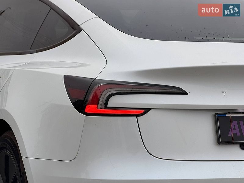 Седан Tesla Model 3 2025 в Кривом Роге