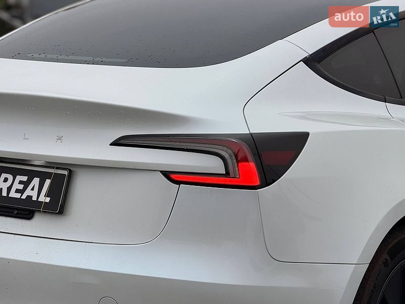 Седан Tesla Model 3 2025 в Кривом Роге