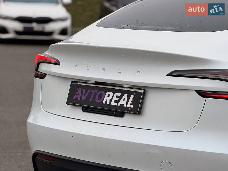 Седан Tesla Model 3 2025 в Кривом Роге
