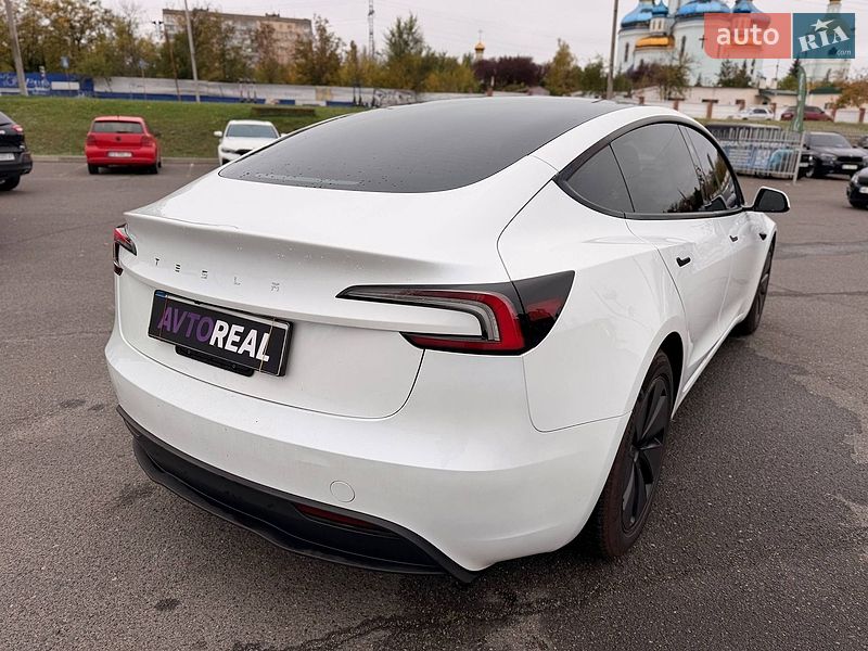 Седан Tesla Model 3 2025 в Кривом Роге