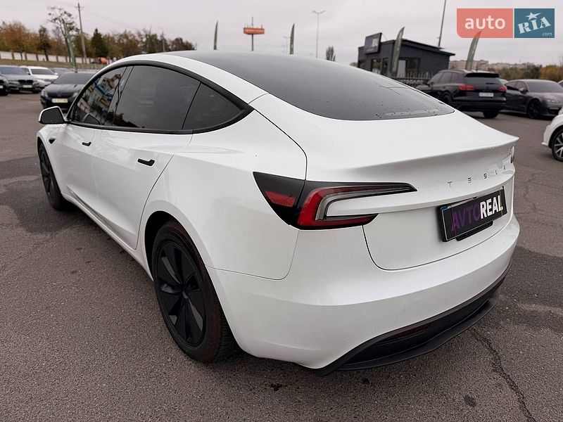 Седан Tesla Model 3 2025 в Кривом Роге