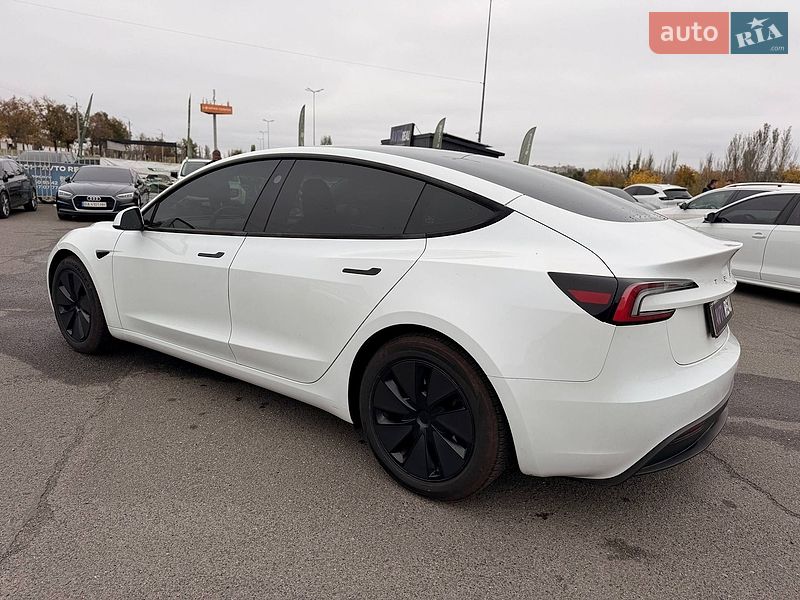 Седан Tesla Model 3 2025 в Кривом Роге