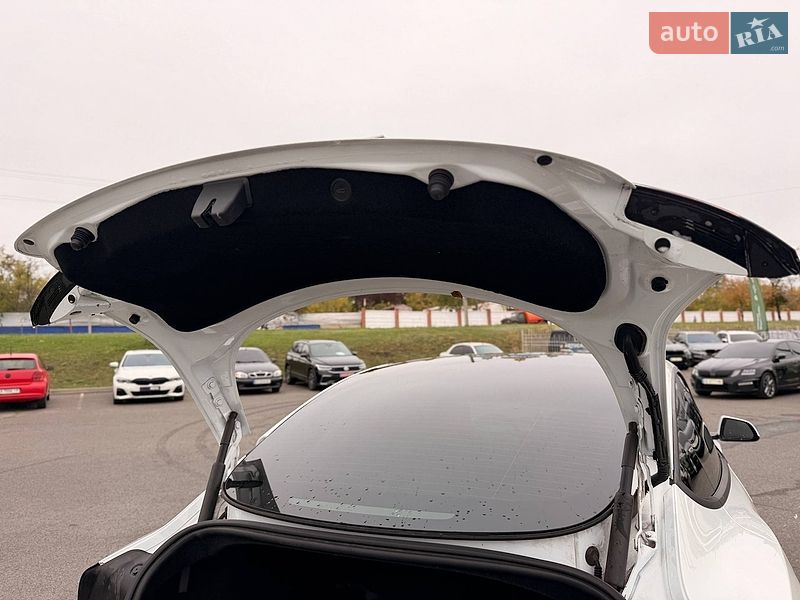Седан Tesla Model 3 2025 в Кривом Роге