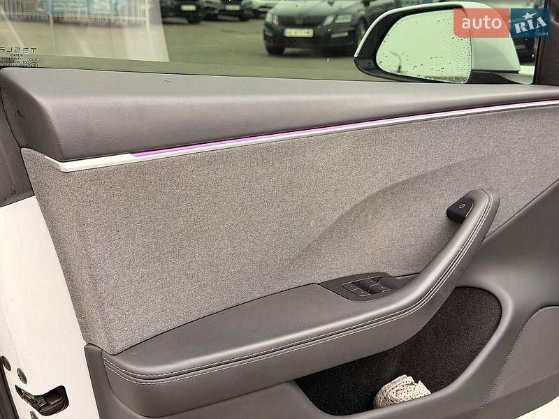Седан Tesla Model 3 2025 в Кривому Розі фото 41 Седан Tesla Model 3 2025 в Кривому Розі