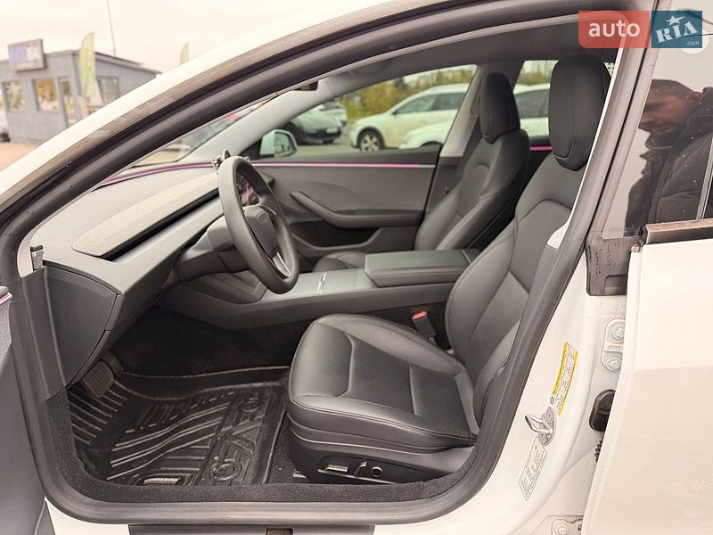 Седан Tesla Model 3 2025 в Кривом Роге