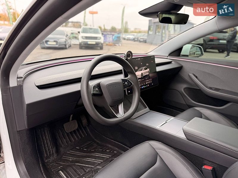 Седан Tesla Model 3 2025 в Кривом Роге