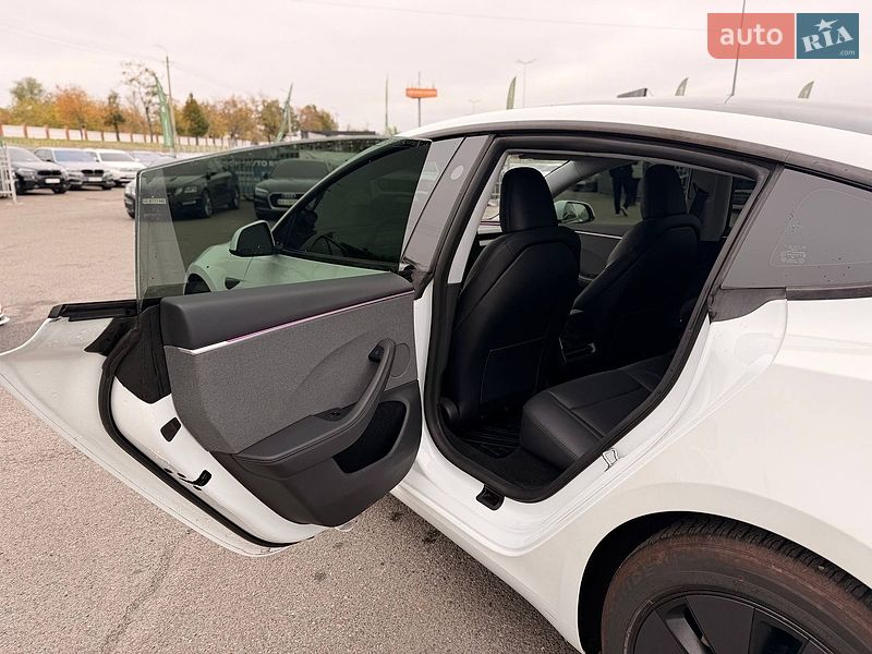 Седан Tesla Model 3 2025 в Кривом Роге