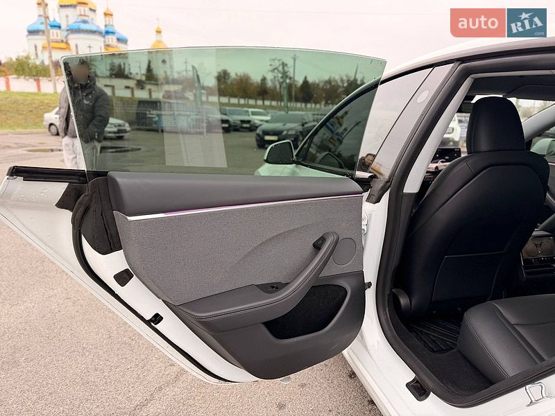 Седан Tesla Model 3 2025 в Кривом Роге
