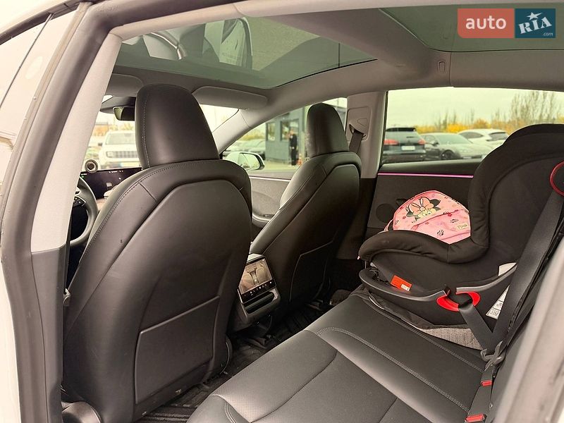 Седан Tesla Model 3 2025 в Кривом Роге