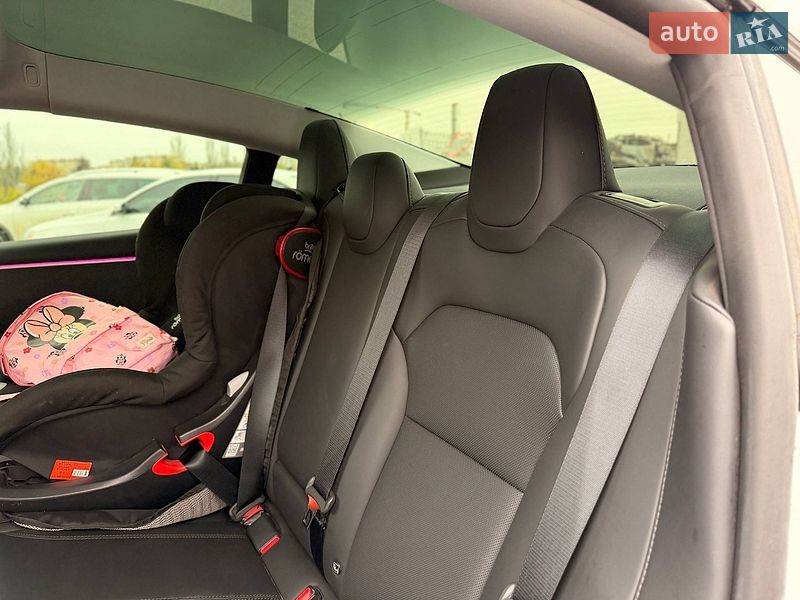 Седан Tesla Model 3 2025 в Кривом Роге