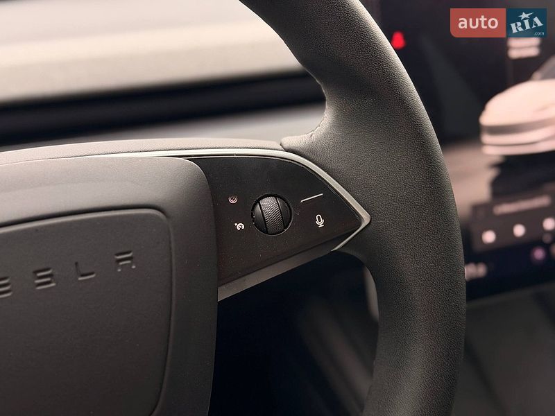 Седан Tesla Model 3 2025 в Кривом Роге