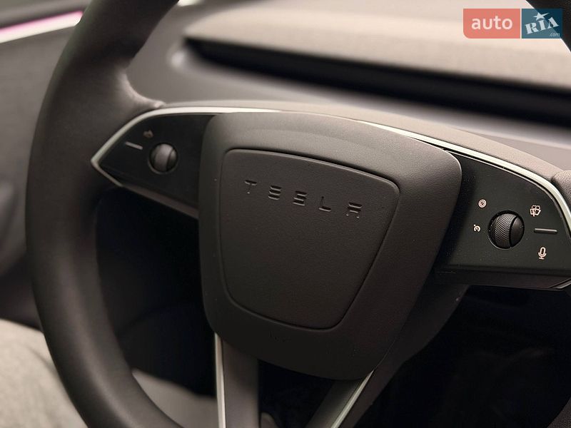 Седан Tesla Model 3 2025 в Кривом Роге