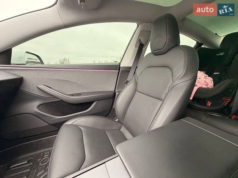 Седан Tesla Model 3 2025 в Кривом Роге