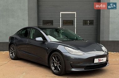 Седан Tesla Model 3 2021 в Києві