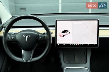 Седан Tesla Model 3 2021 в Києві