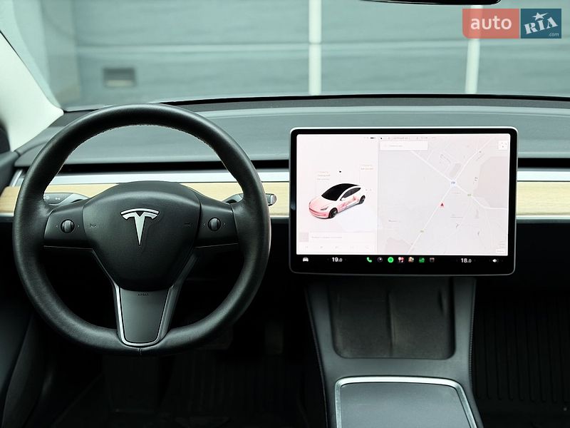 Седан Tesla Model 3 2021 в Києві