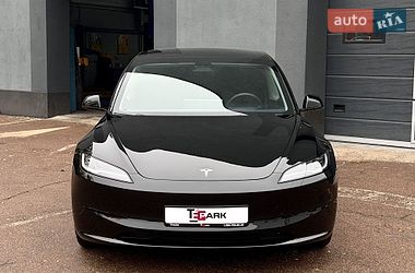 Седан Tesla Model 3 2024 в Киеве фото 3 Седан Tesla Model 3 2024 в Киеве