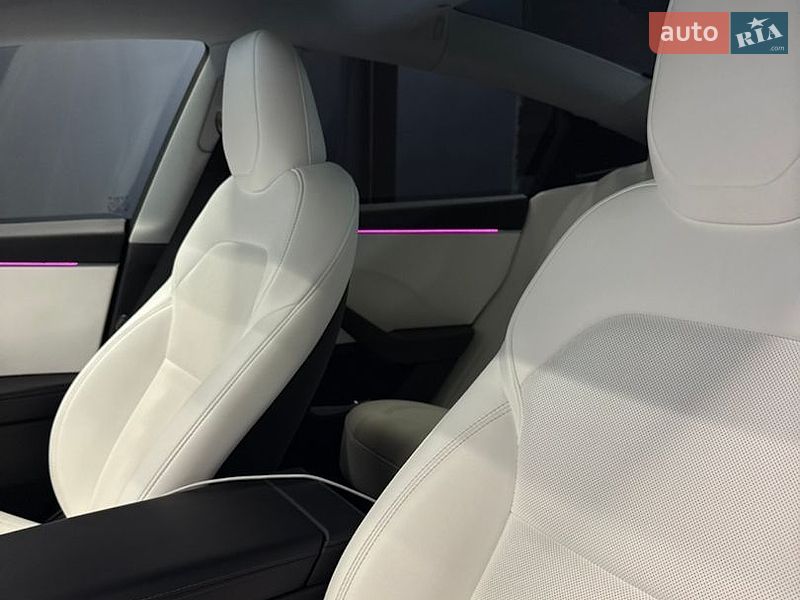 Седан Tesla Model 3 2024 в Одессе