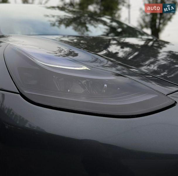 Седан Tesla Model 3 2021 в Запоріжжі