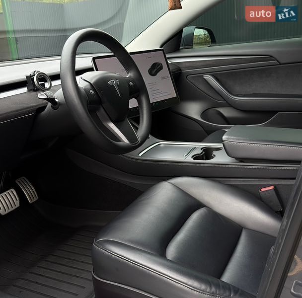 Седан Tesla Model 3 2021 в Запоріжжі