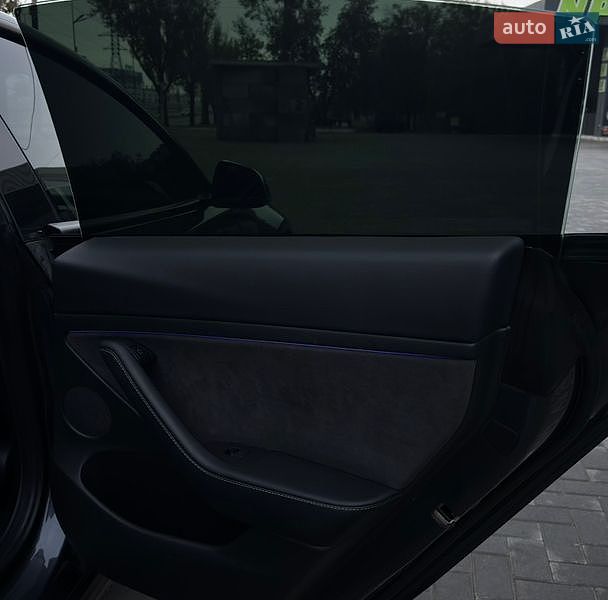 Седан Tesla Model 3 2021 в Запоріжжі