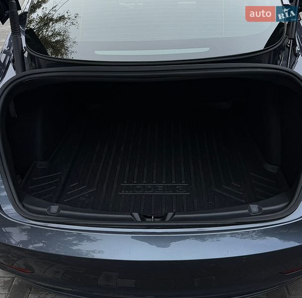 Седан Tesla Model 3 2021 в Запоріжжі