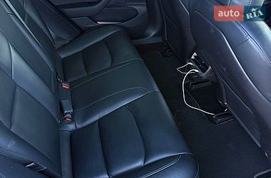 Седан Tesla Model 3 2019 в Львові