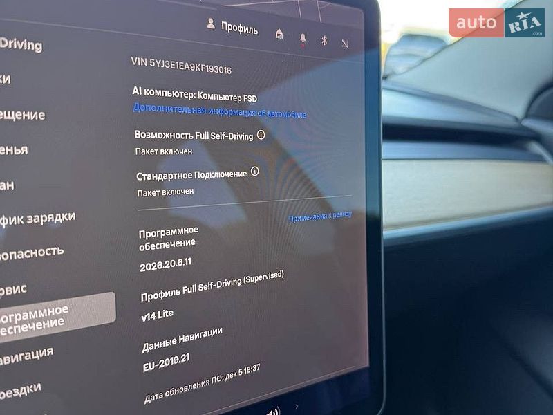 Седан Tesla Model 3 2019 в Львові