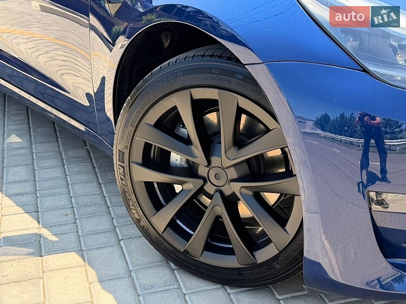 Седан Tesla Model 3 2021 в Одессе