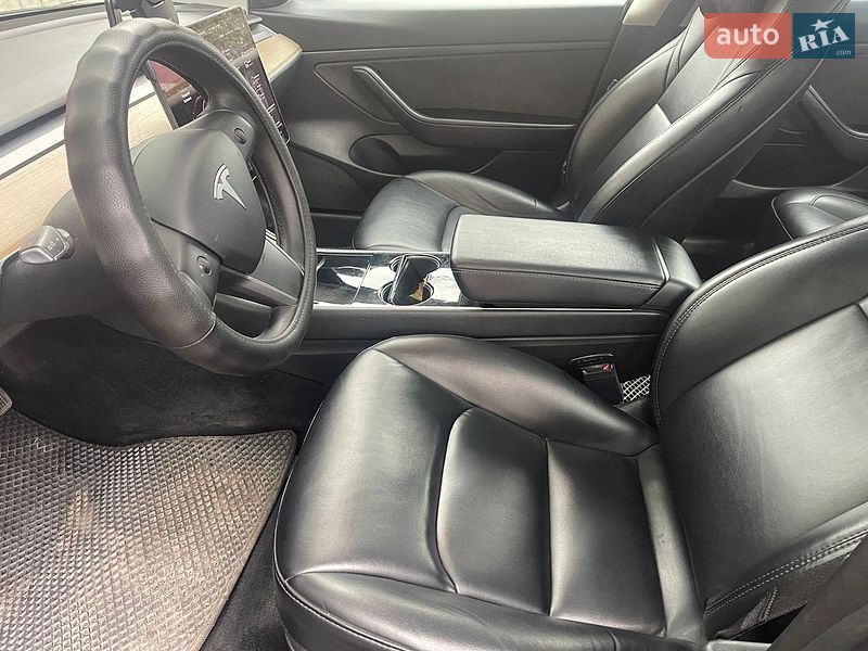 Седан Tesla Model 3 2020 в Самаре