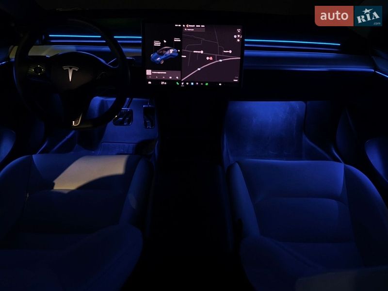Седан Tesla Model 3 2021 в Львове