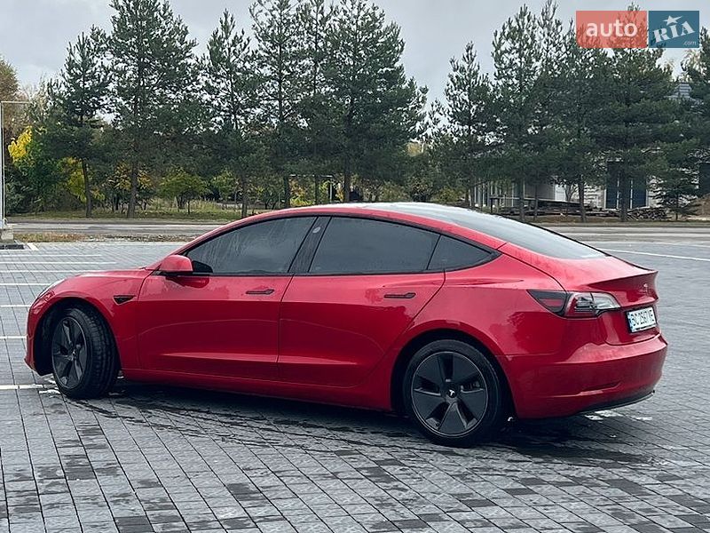 Седан Tesla Model 3 2022 в Самборе