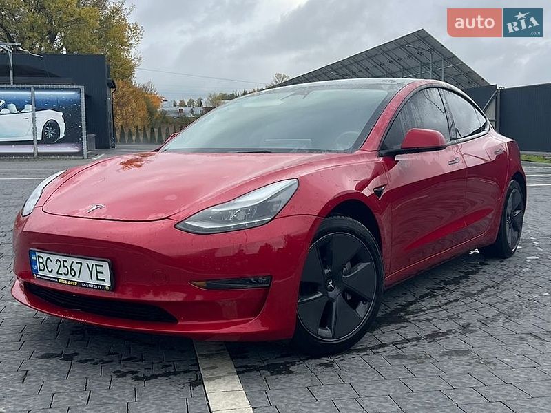 Седан Tesla Model 3 2022 в Самборе